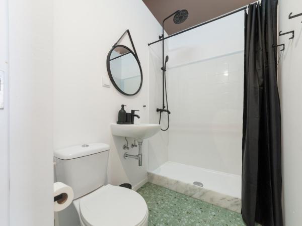 Cheese & Wine Lapa : photo 9 de la chambre grande chambre familiale avec salle de bains privative extérieure