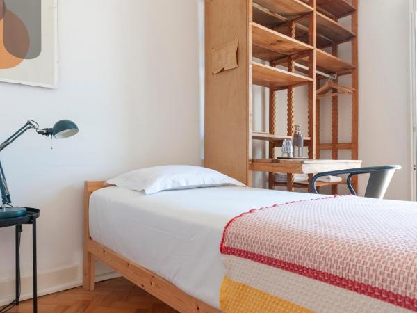 Cheese & Wine Lapa : photo 3 de la chambre chambre lits jumeaux avec salle de bains commune - vue sur jardin