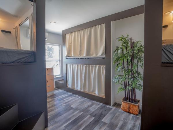 Burlington Hostel : photo 5 de la chambre lit superposé dans dortoir mixte