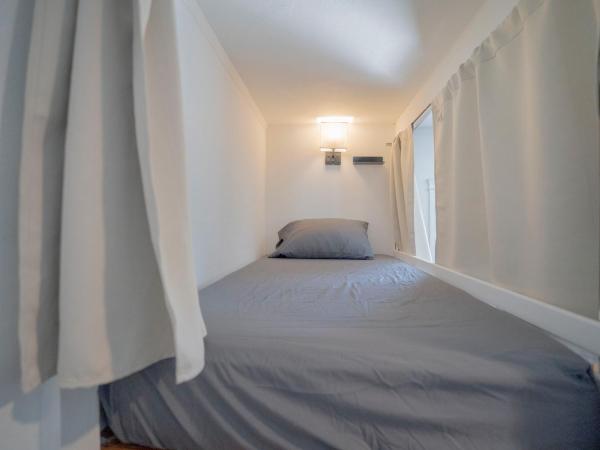 Burlington Hostel : photo 2 de la chambre lit superposé dans dortoir mixte