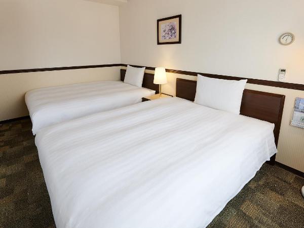 Toyoko Inn Osaka Namba Nippombashi : photo 1 de la chambre chambre lits jumeaux de luxe - non-fumeurs