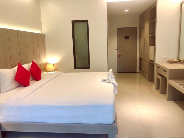 Phuketa - SHA Extra Plus : photo 2 de la chambre chambre double ou lits jumeaux deluxe - vue sur ville