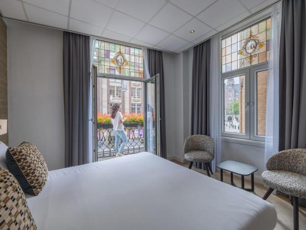 Hotel Amsterdam De Roode Leeuw : photo 4 de la chambre chambre double ou lits jumeaux supérieure - vue sur ville 