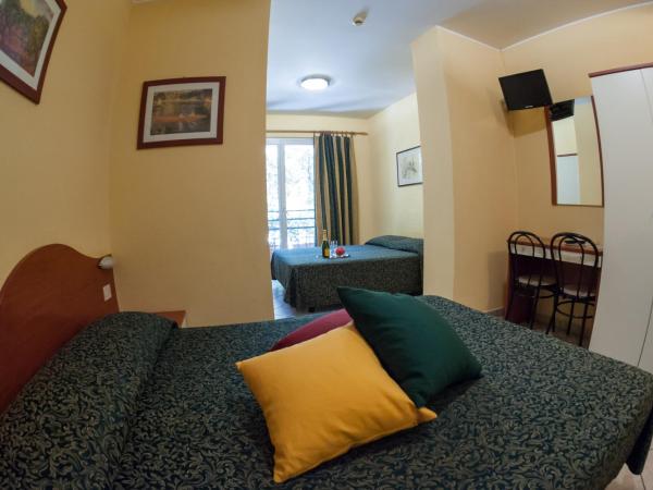 The Best Hotel : photo 2 de la chambre chambre quadruple