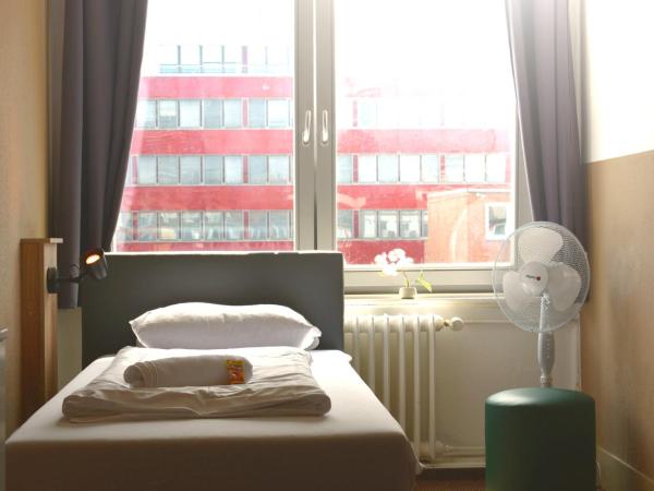 Hostel City Süd : photo 5 de la chambre chambre simple standard avec salle de bains commune