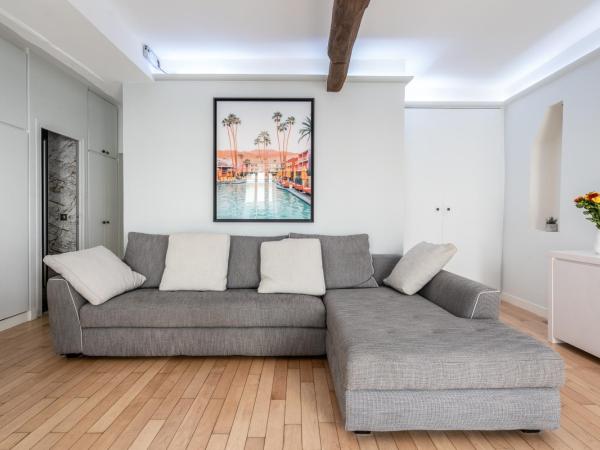 Room in Apartment - Cosy place in the Hear of Paris : photo 10 de la chambre chambre double