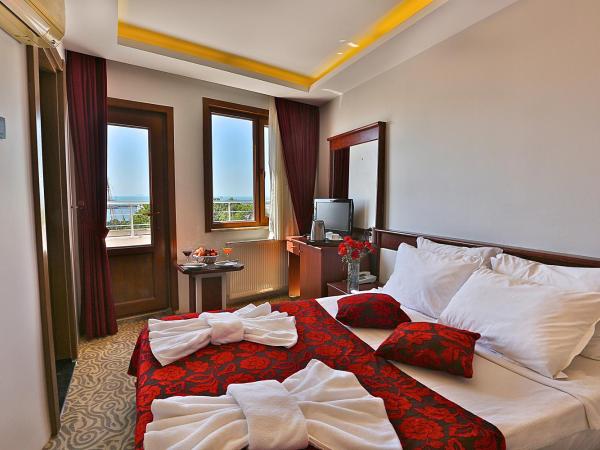 Grand Sagcanlar Hotel : photo 4 de la chambre chambre deluxe - vue sur mer