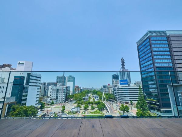 The Tower Hotel Nagoya : photo 4 de la chambre suite avec terrasse - vue sur forêt