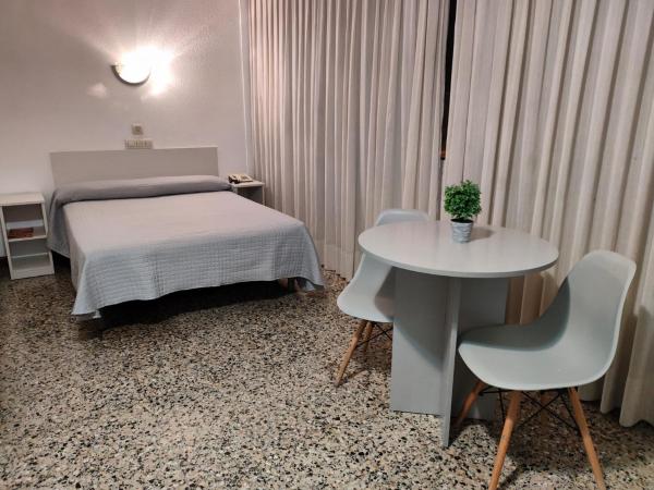 Hotel Cogullada : photo 4 de la chambre chambre double ou lits jumeaux