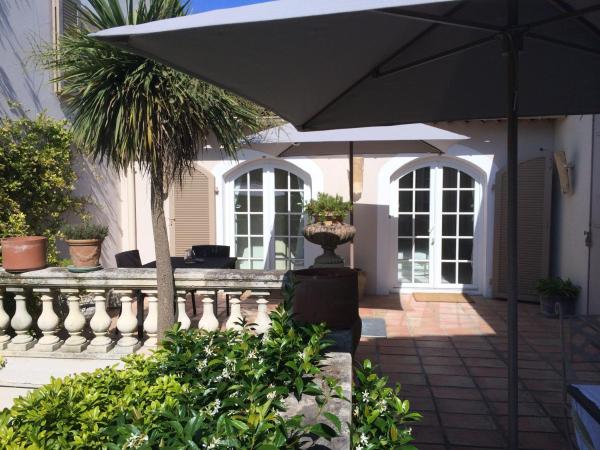 Villa La Begude - Boutique Luxury B&B : photo 2 de la chambre chambre double avec balcon 2 - vue sur piscine - 20 m²