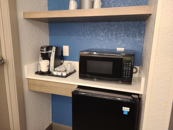 Holiday Inn Express Fort Lauderdale North - Executive Airport, an IHG Hotel : photo 4 de la chambre chambre standard