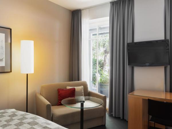 Holiday Inn Vienna City, an IHG Hotel : photo 8 de la chambre chambre lit king-size standard - aile jardin