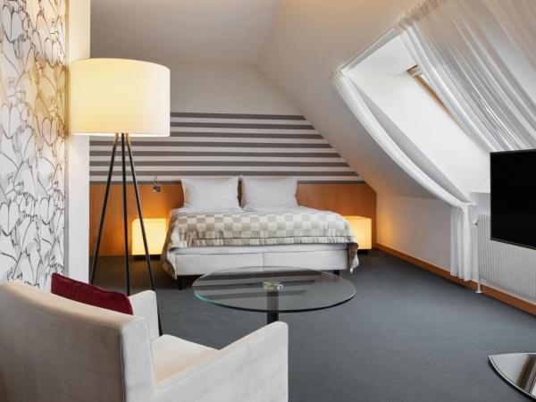 Holiday Inn Vienna City, an IHG Hotel : photo 8 de la chambre chambre lit king-size premium - mansardée