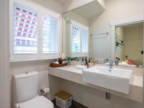 Barbara's Guesthouse : photo 5 de la chambre chambre double ou lits jumeaux avec salle de bains privative