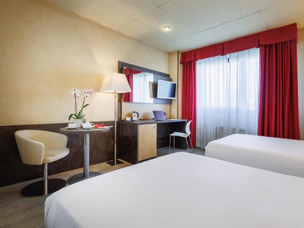 JR Hotels Bologna Amadeus : photo 4 de la chambre chambre triple standard