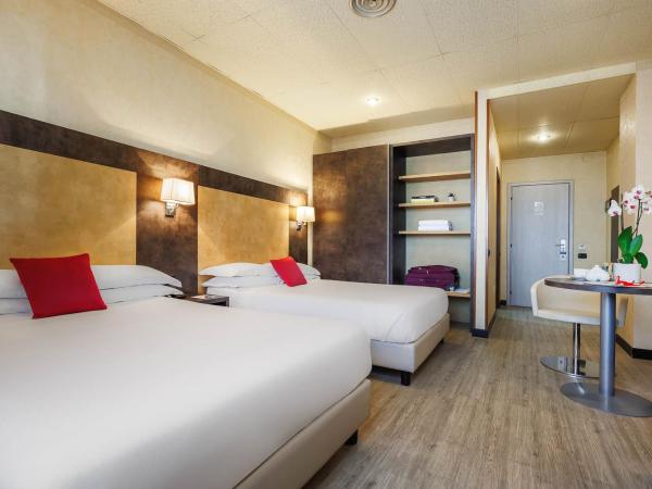 JR Hotels Bologna Amadeus : photo 2 de la chambre chambre deluxe avec 2 lits doubles