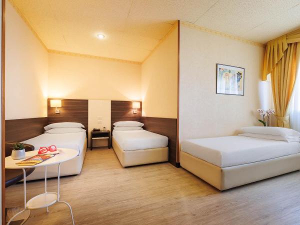 JR Hotels Bologna Amadeus : photo 6 de la chambre chambre lits jumeaux standard