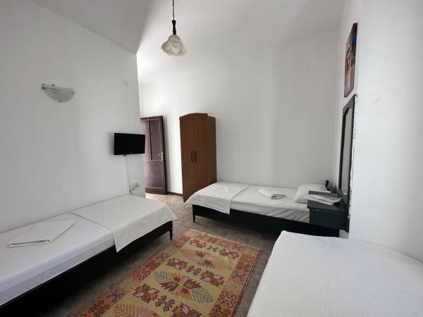 NEW SEDAN PANSIYON : photo 1 de la chambre chambre triple standard