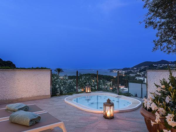 Botania Relais & Spa - The Leading Hotels of the World : photo 6 de la chambre suite deluxe avec terrasse et jacuzzi - vue sur mer