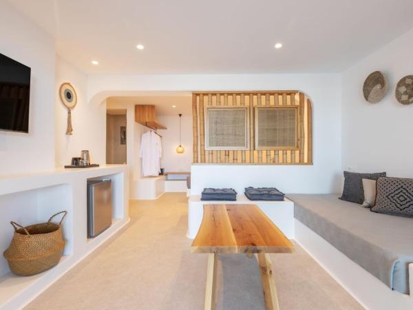 Sunset Hill Suites : photo 3 de la chambre suite supérieure - vue sur mer et piscine