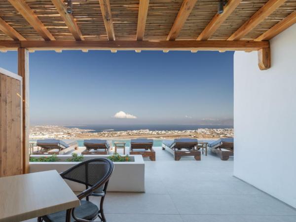 Sunset Hill Suites : photo 6 de la chambre suite supérieure - vue sur mer et piscine