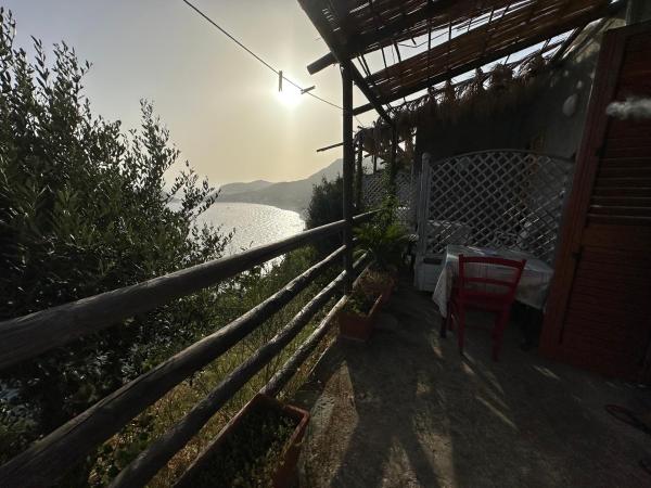 Villa Paradise : photo 5 de la chambre chambre double deluxe avec balcon - vue sur mer