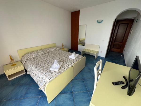 Villa Paradise : photo 6 de la chambre chambre double deluxe avec balcon - vue sur mer