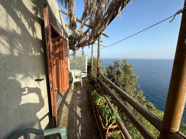 Villa Paradise : photo 2 de la chambre chambre double deluxe avec balcon - vue sur mer