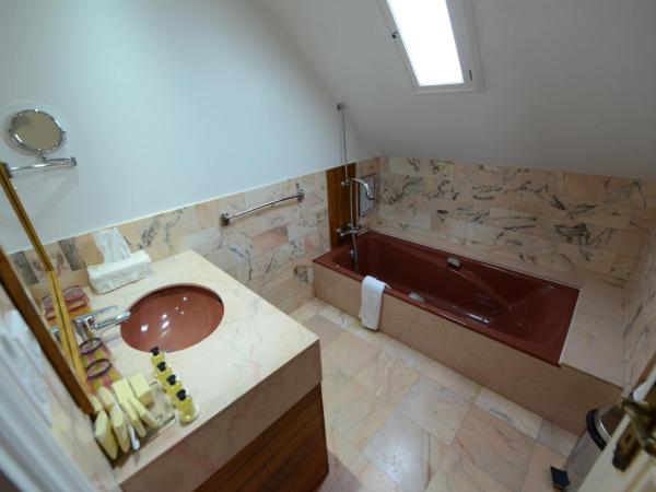 Chateau Du Boisniard : photo 5 de la chambre chambre familiale