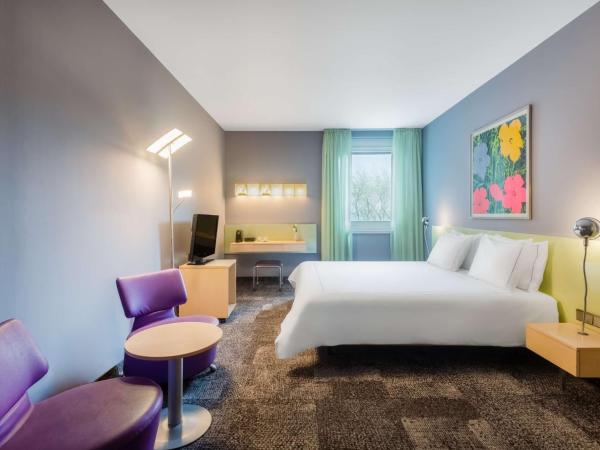 Park Plaza Berlin : photo 5 de la chambre chambre exécutive avec lit king-size et vue sur la cour