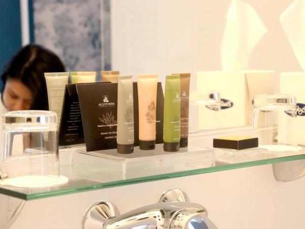 Le Pergolèse Paris Champs Elysées : photo 5 de la chambre chambre double supérieure