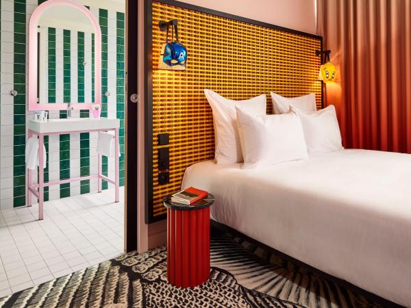 Mama Shelter Dijon : photo 2 de la chambre grande chambre double mama - accessible aux personnes à mobilité réduite 