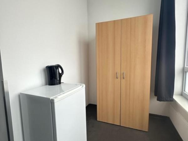 Arena Hostel & Monteurzimmer : photo 3 de la chambre chambre double avec salle de bains privative