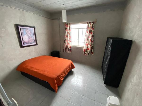 Hostal Casa De Arcos : photo 2 de la chambre chambre double ou lits jumeaux