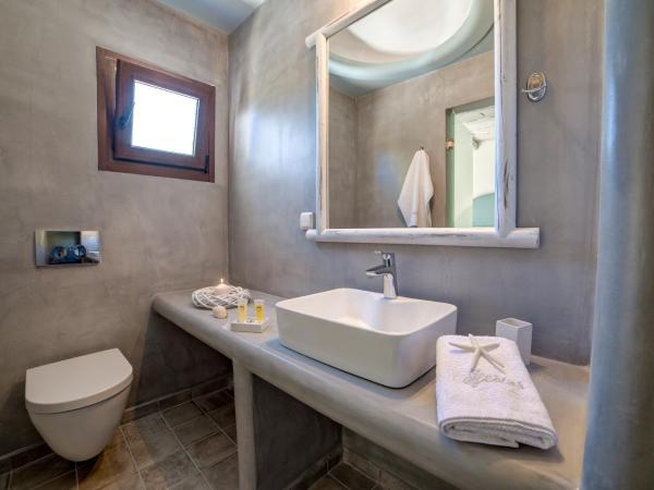 Ifestos Villa : photo 5 de la chambre chambre double supérieure avec balcon