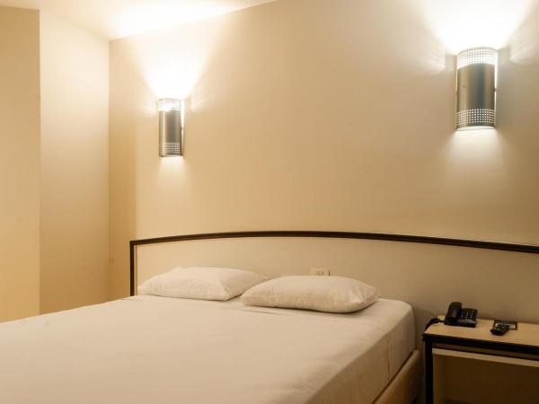Master Curitiba Hotel - 1,6 km do Estádio Couto Pereira - Show : photo 9 de la chambre chambre double - accessible aux personnes à mobilité réduite 