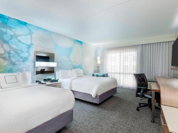 Courtyard Tampa Downtown : photo 1 de la chambre chambre avec 2 grands lits queen-size