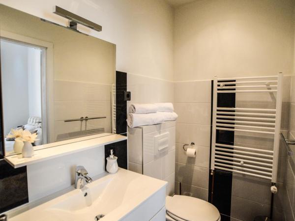 City Center Rooms : photo 8 de la chambre chambre double confort