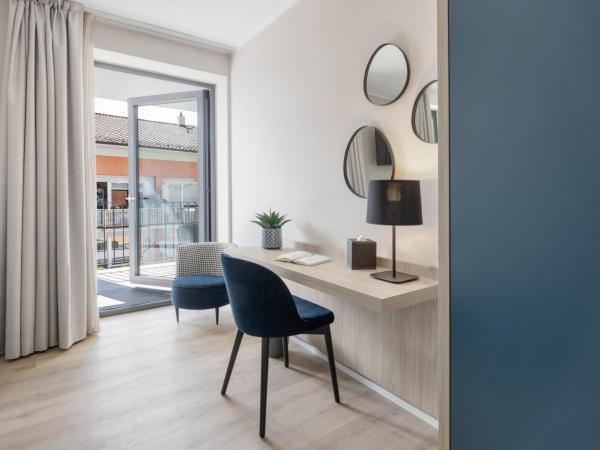 Living Ascona Boutique Hotel - Smart Access : photo 10 de la chambre chambre double supérieure avec terrasse - vue partielle sur lac