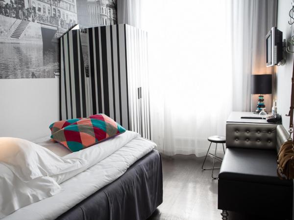 Hotel Flora : photo 4 de la chambre petite chambre simple
