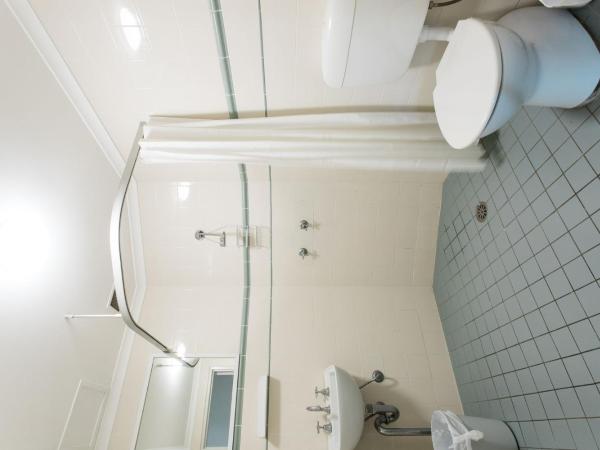 Arena Hotel (formerly Sleep Express Motel) : photo 6 de la chambre chambre simple + queen