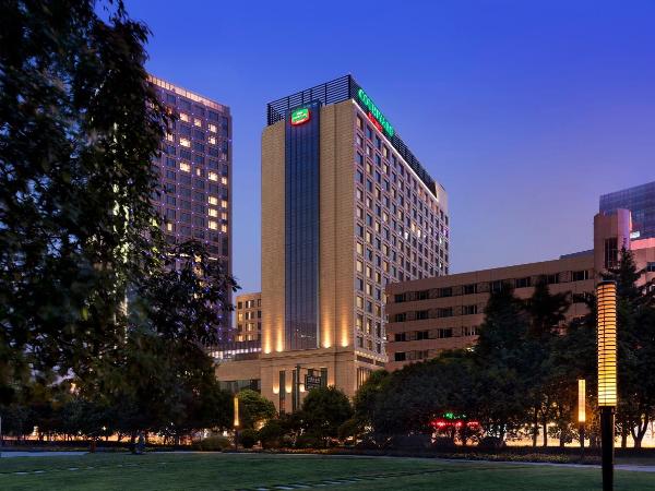 Courtyard by Marriott Hangzhou Wulin : photo 3 de la chambre chambre lit king-size deluxe - vue sur ville