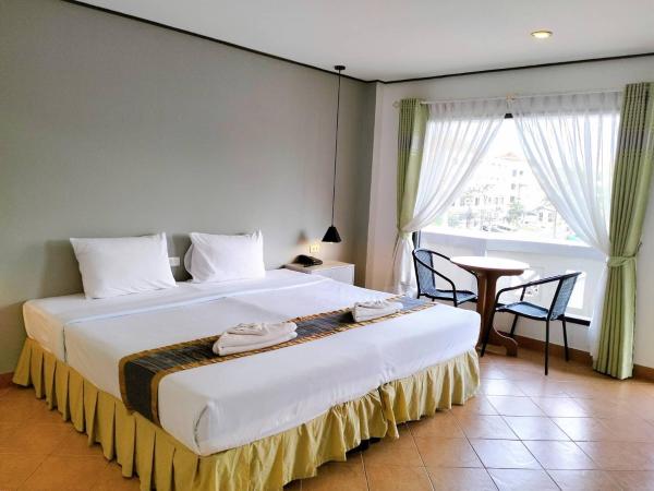 Blue Carina Hotel ANDAMANDA : photo 1 de la chambre chambre lit king-size - vue sur jardin