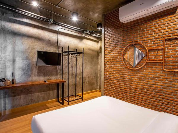 Kaen Hostel : photo 4 de la chambre chambre queen de luxe avec salle de bains privative