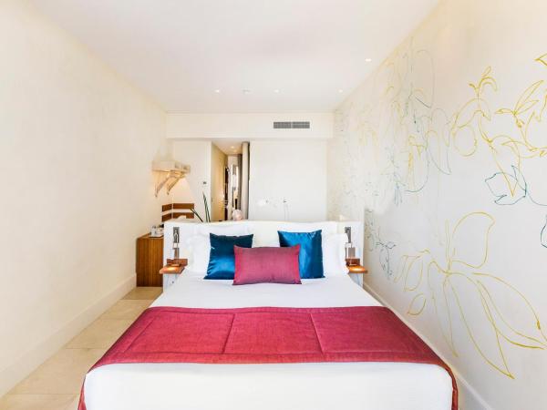 Le Petit Nice - Passedat : photo 4 de la chambre chambre exécutive - vue sur mer et terrasse