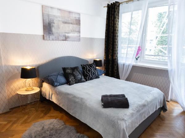 ClickTheFlat Muranów Apart Rooms : photo 1 de la chambre chambre double standard avec salle de bains commune