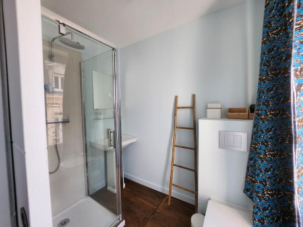 LE ZOLA : photo 5 de la chambre chambre double deluxe avec douche