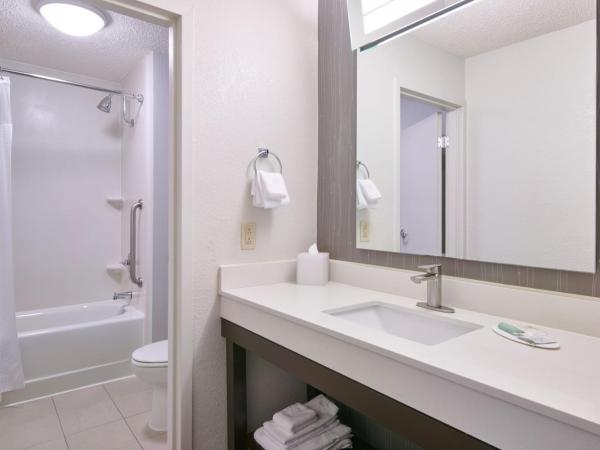 Courtyard Columbus Downtown : photo 4 de la chambre chambre lit king-size