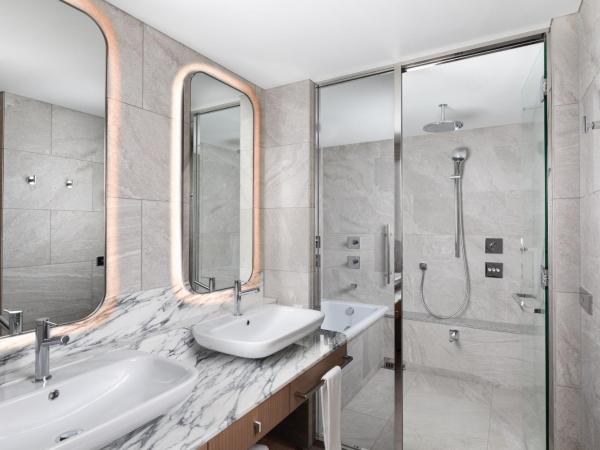 The Westin Miyako Kyoto : photo 4 de la chambre suite lit king-size de luxe - accès au salon club