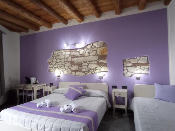 CQ Rooms Verona : photo 2 de la chambre chambre triple avec salle de bains privative